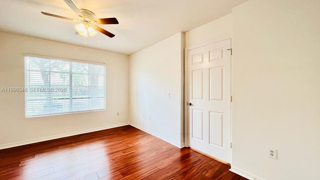 Emerald isle at Laguna - Residential Lease