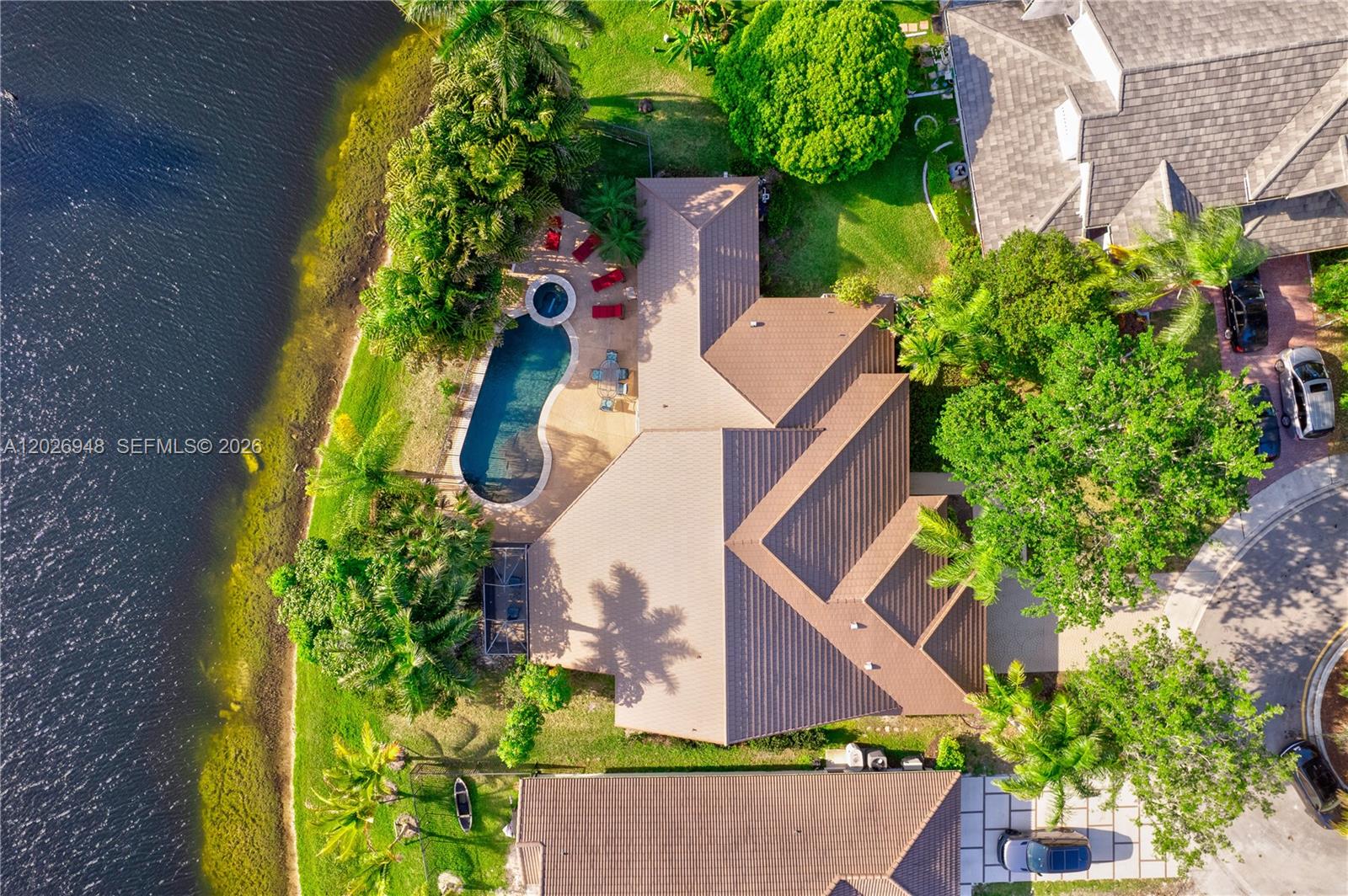 COUNTRY ISLES - Residential