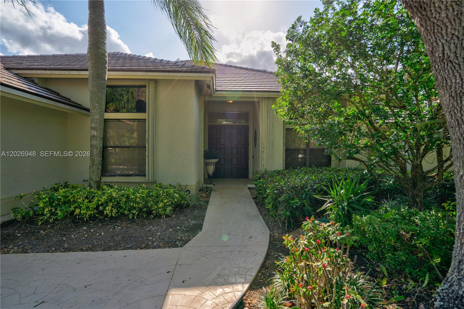 1087 Deerwood Ln, Weston, FL, 33326/$1,375,000 3 1087 Deerwood Ln