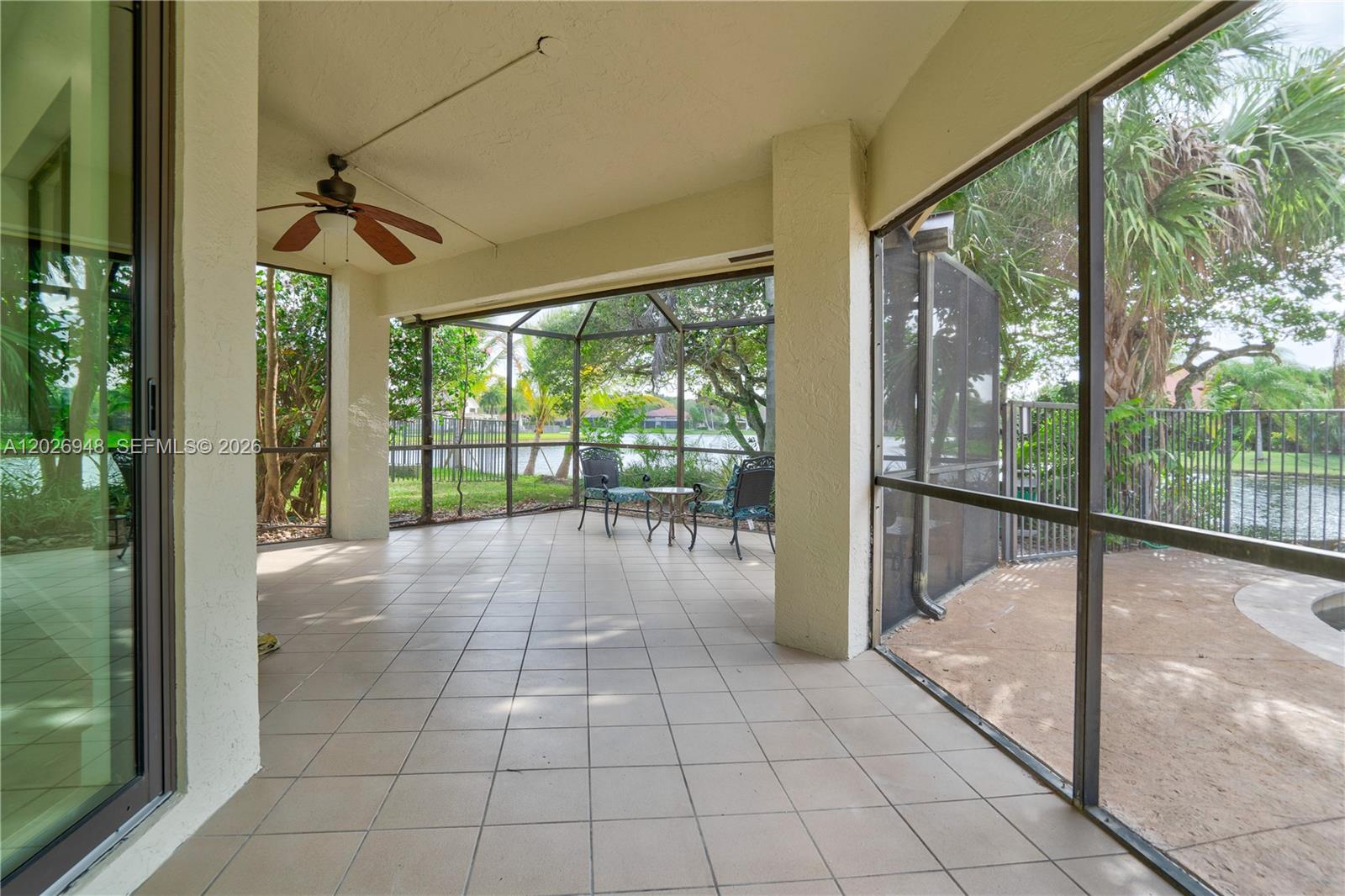 COUNTRY ISLES - Residential