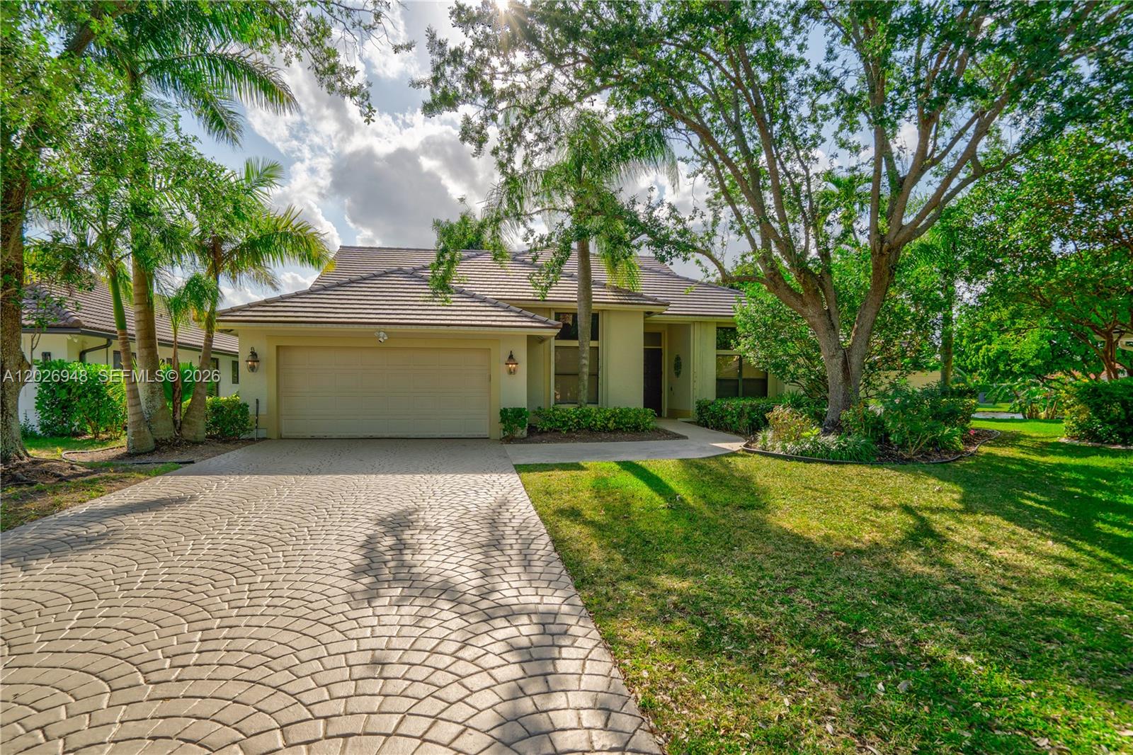 1087 Deerwood Ln