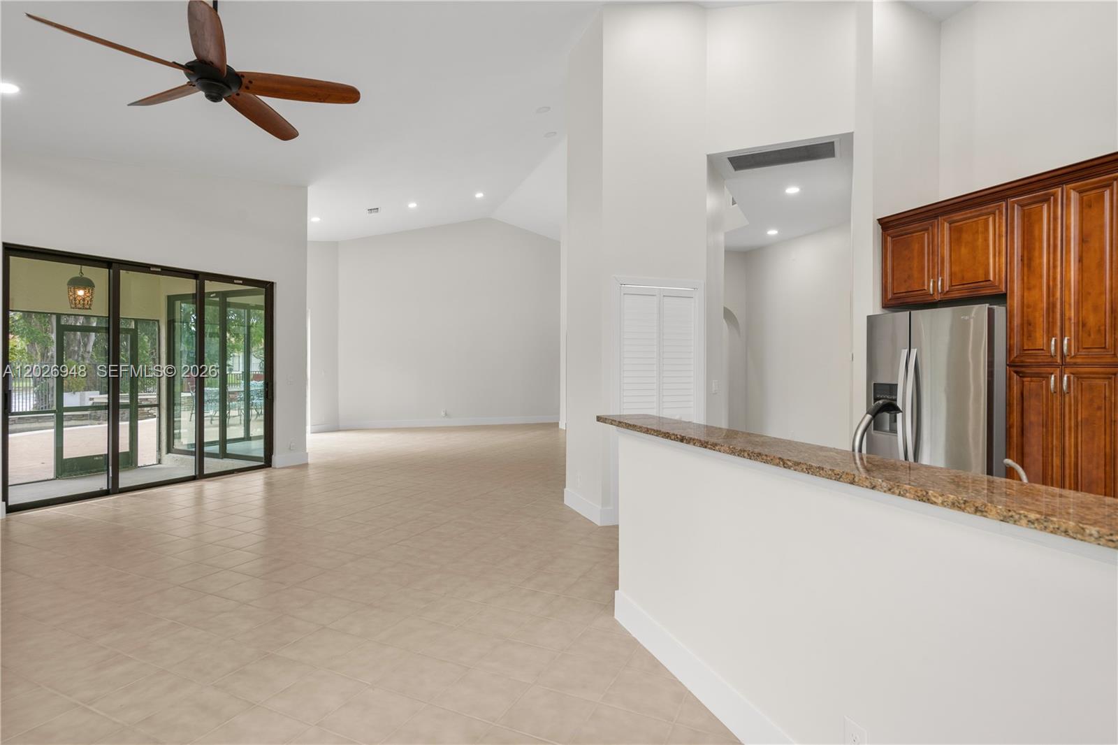 COUNTRY ISLES - Residential