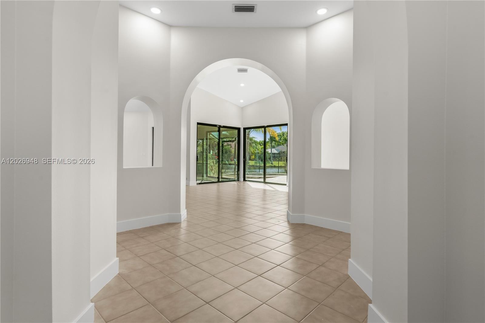 1087 Deerwood Ln, Weston, FL, 33326/$1,375,000 4 1087 Deerwood Ln