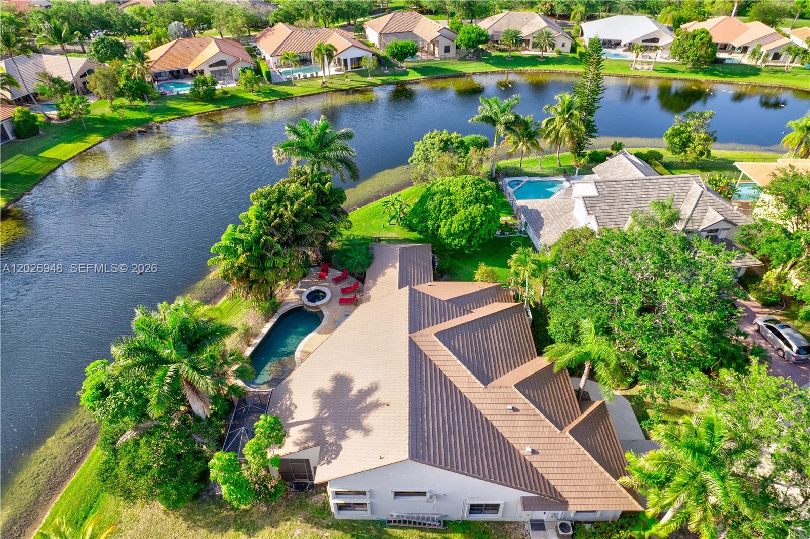 COUNTRY ISLES - Residential