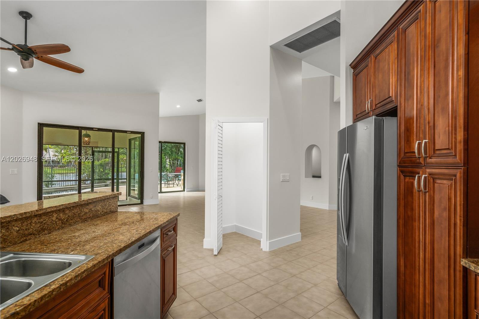 COUNTRY ISLES - Residential