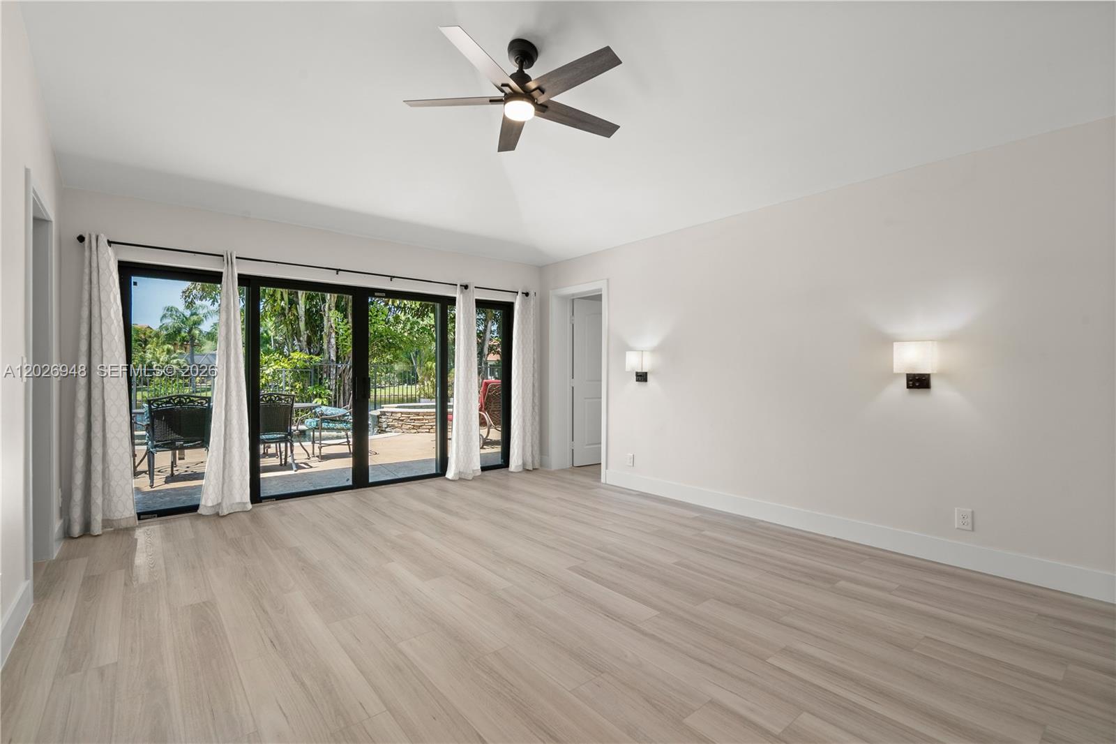 COUNTRY ISLES - Residential