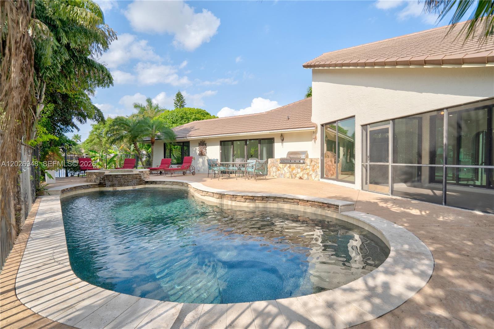 COUNTRY ISLES - Residential