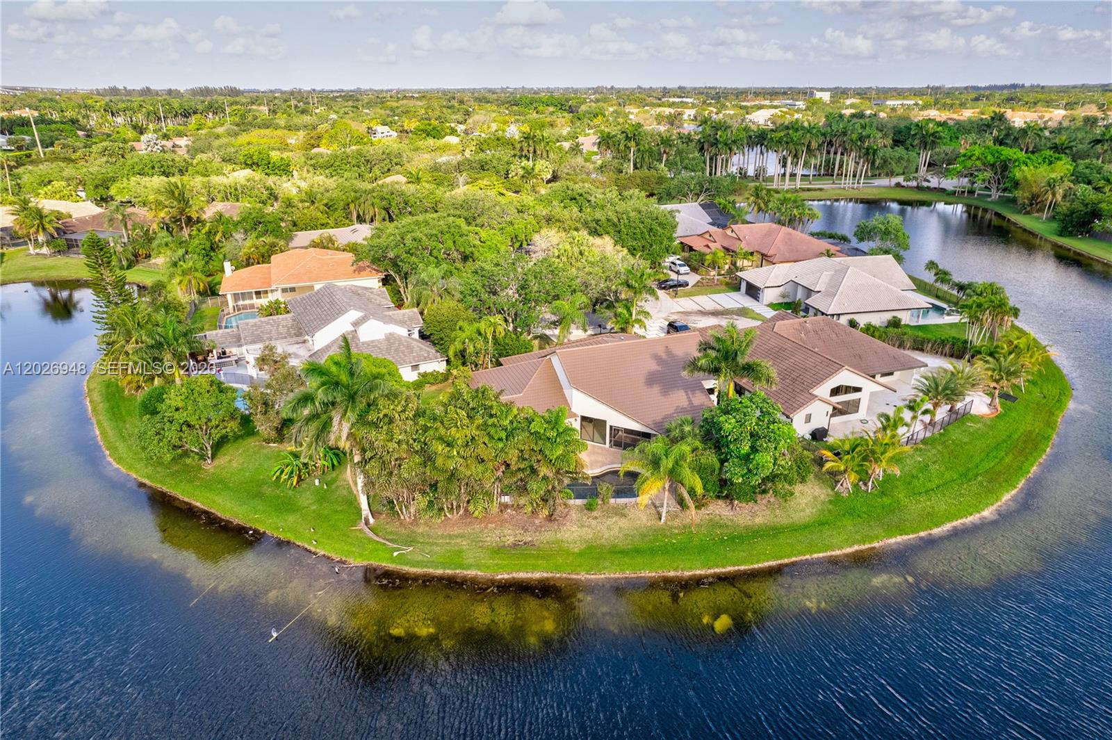 COUNTRY ISLES - Residential