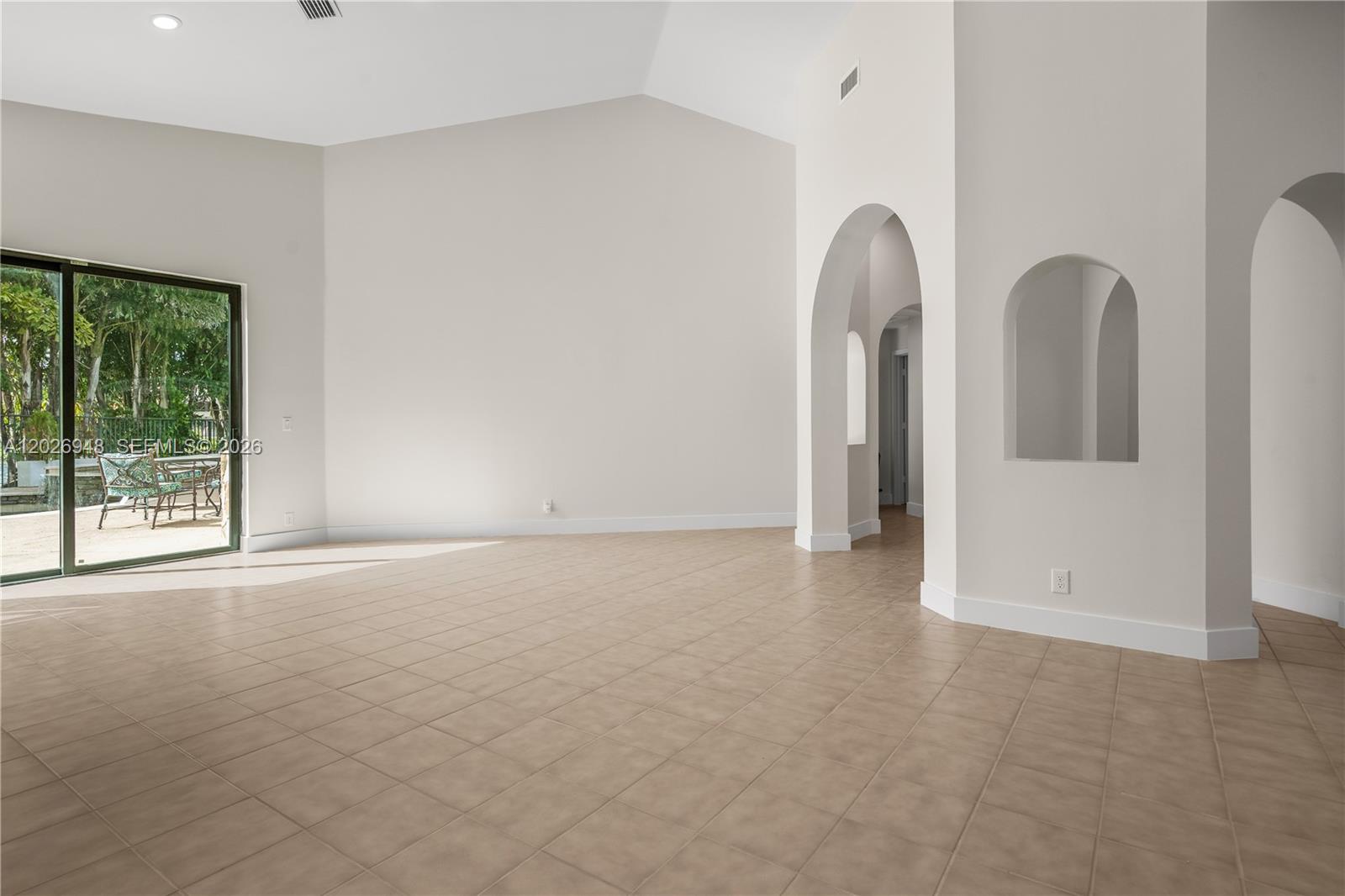 COUNTRY ISLES - Residential