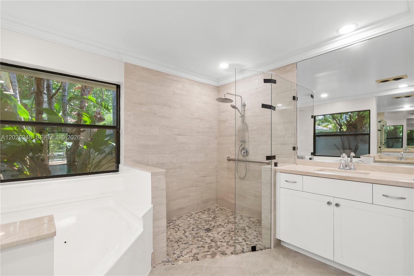 COUNTRY ISLES - Residential