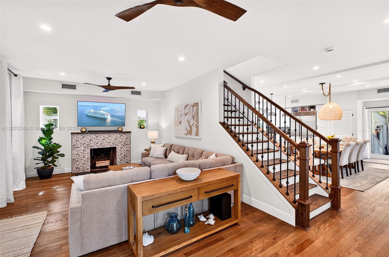 58 NE 44th St