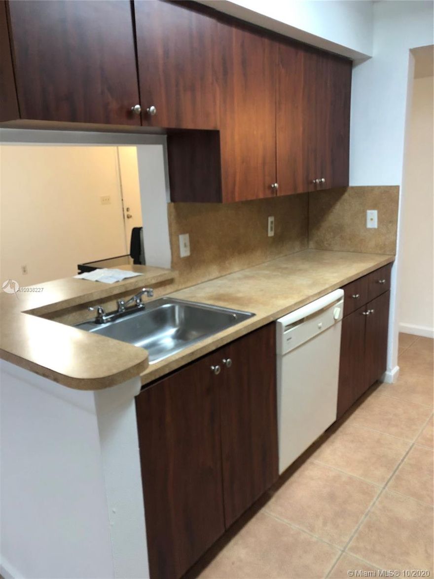 Stainless-steel appliances in this 1 bedroom unit located on the first floor. Tiled throughout. Great location.