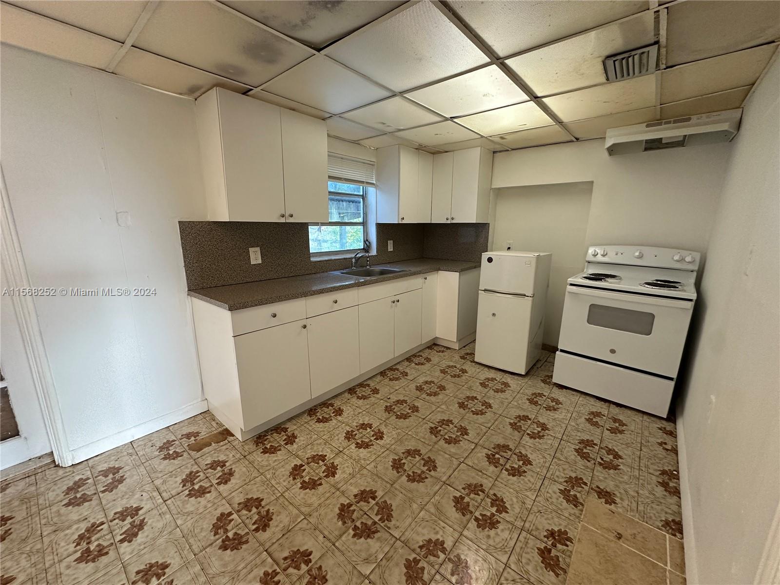 LAWRENCE PARK AMD - Residential