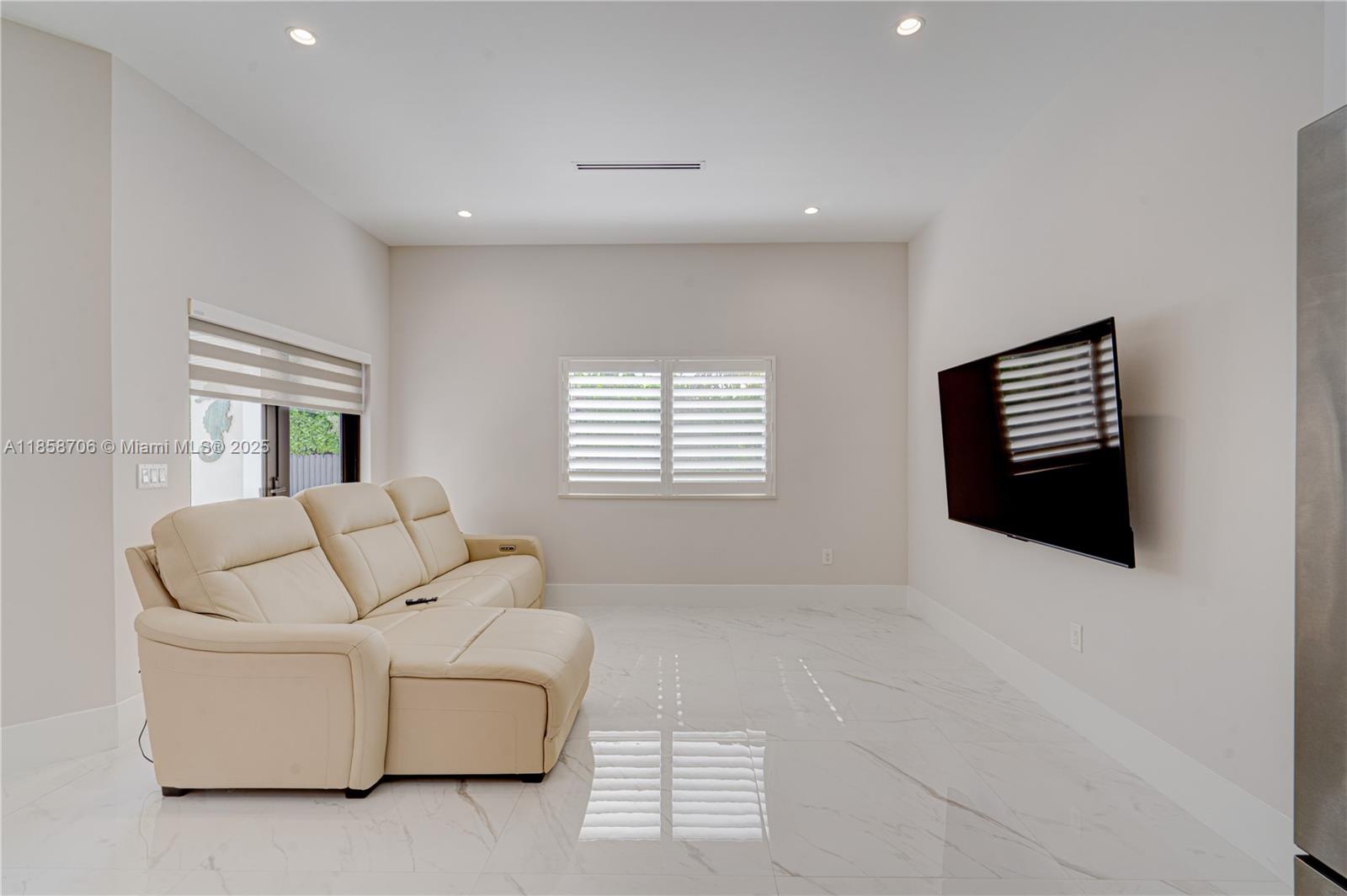 LARO SUB - Residential