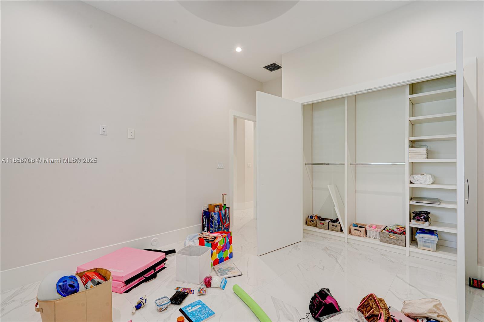 LARO SUB - Residential