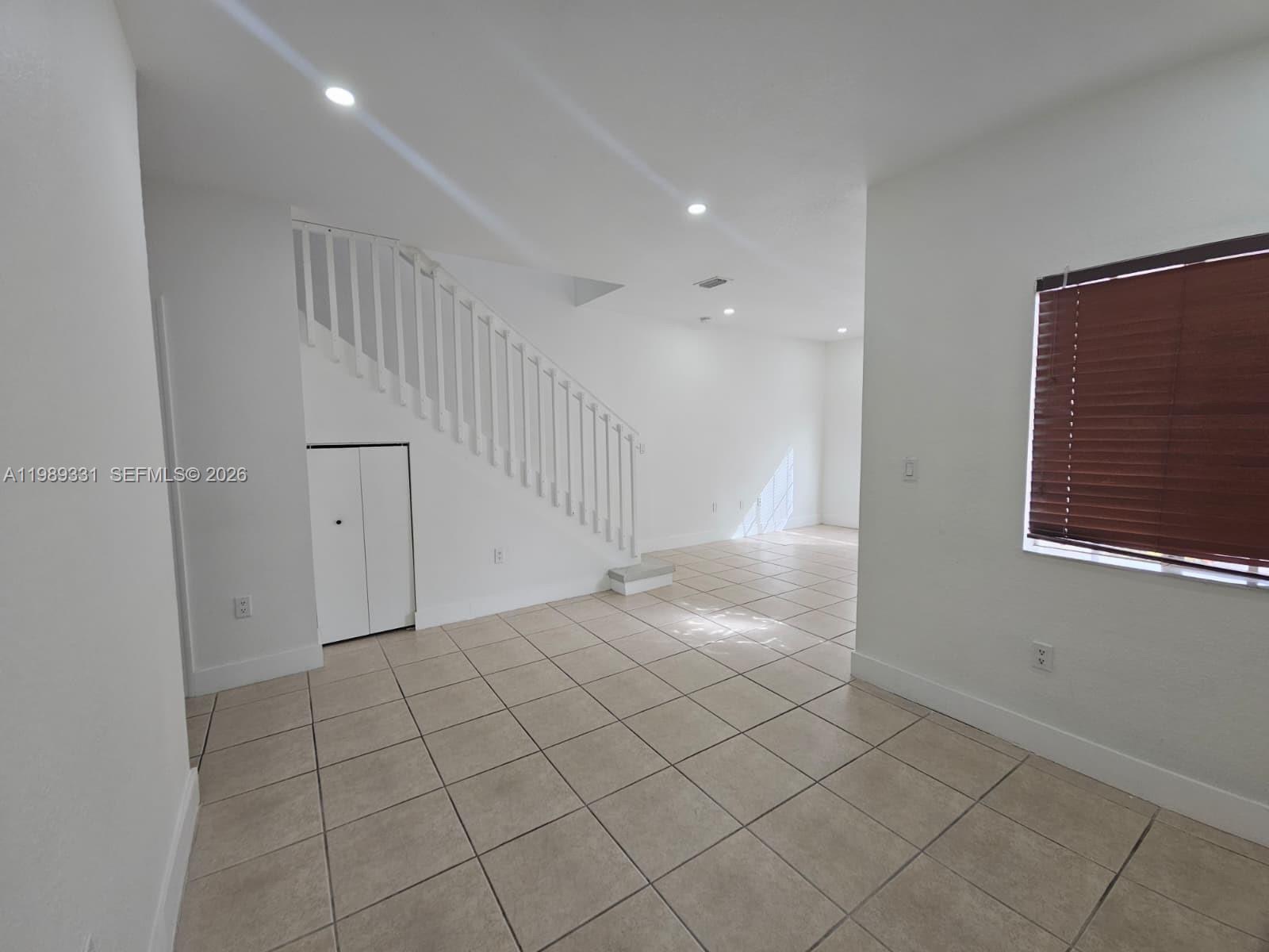 EUREKA PALM GARDEN - Residential Lease