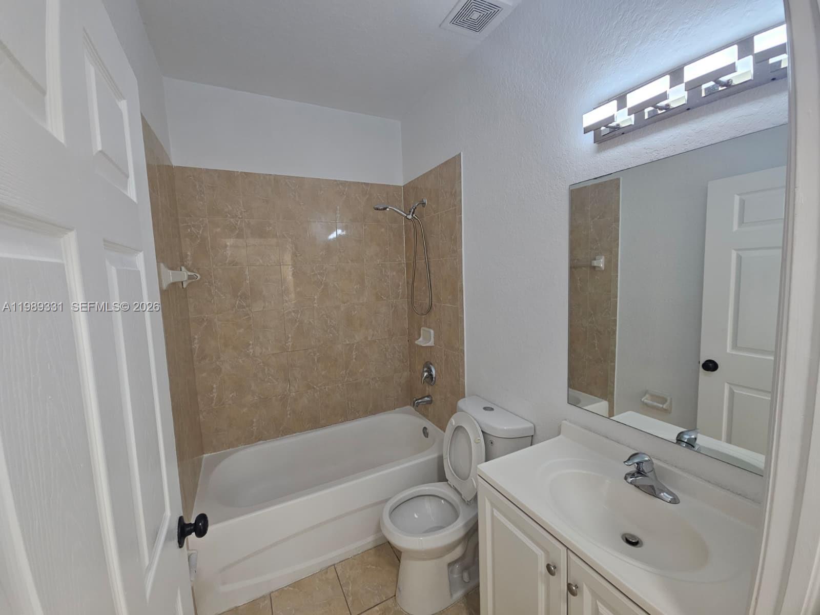 EUREKA PALM GARDEN - Residential Lease