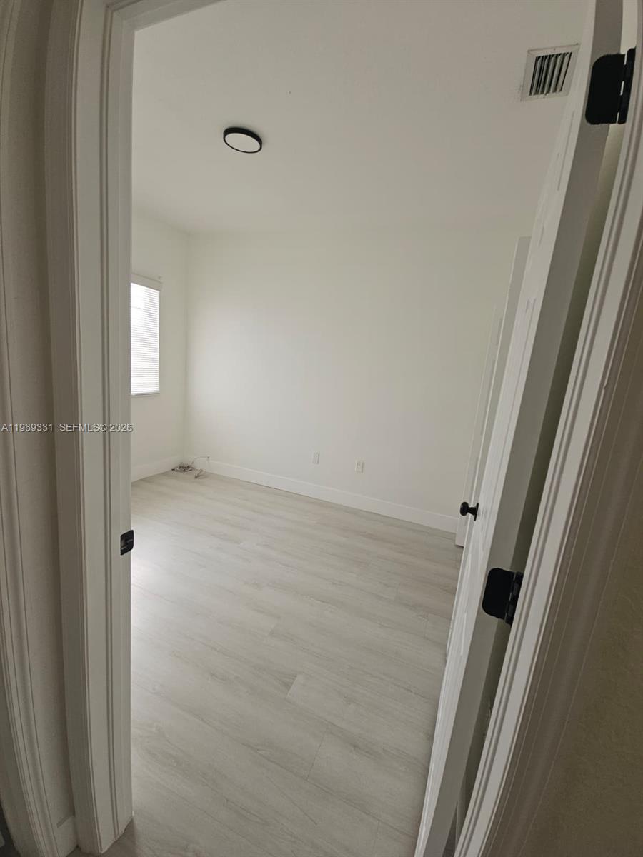 EUREKA PALM GARDEN - Residential Lease