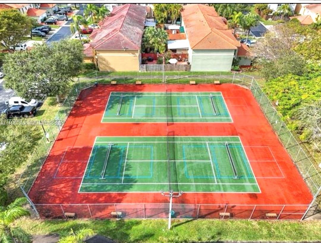 CHARLESTOWNE - Residential