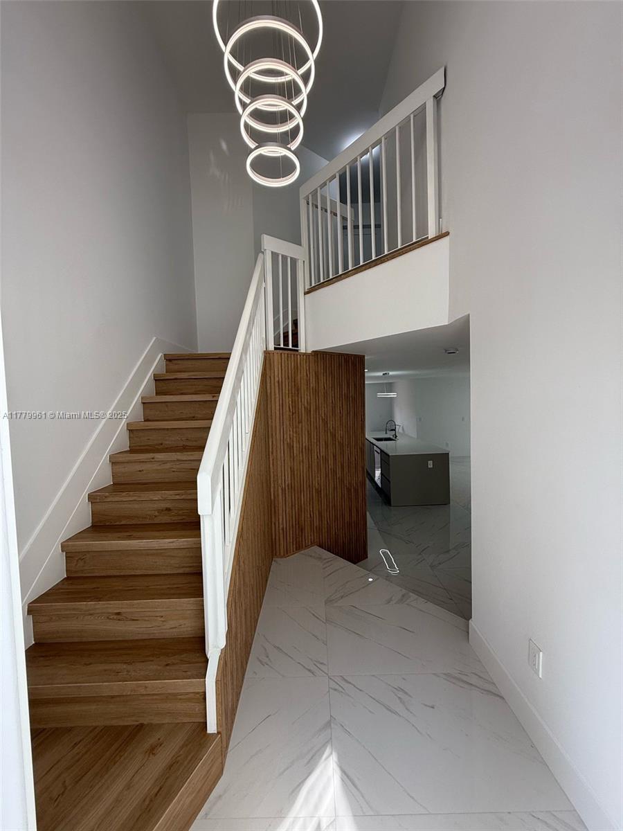 CHARLESTOWNE - Residential