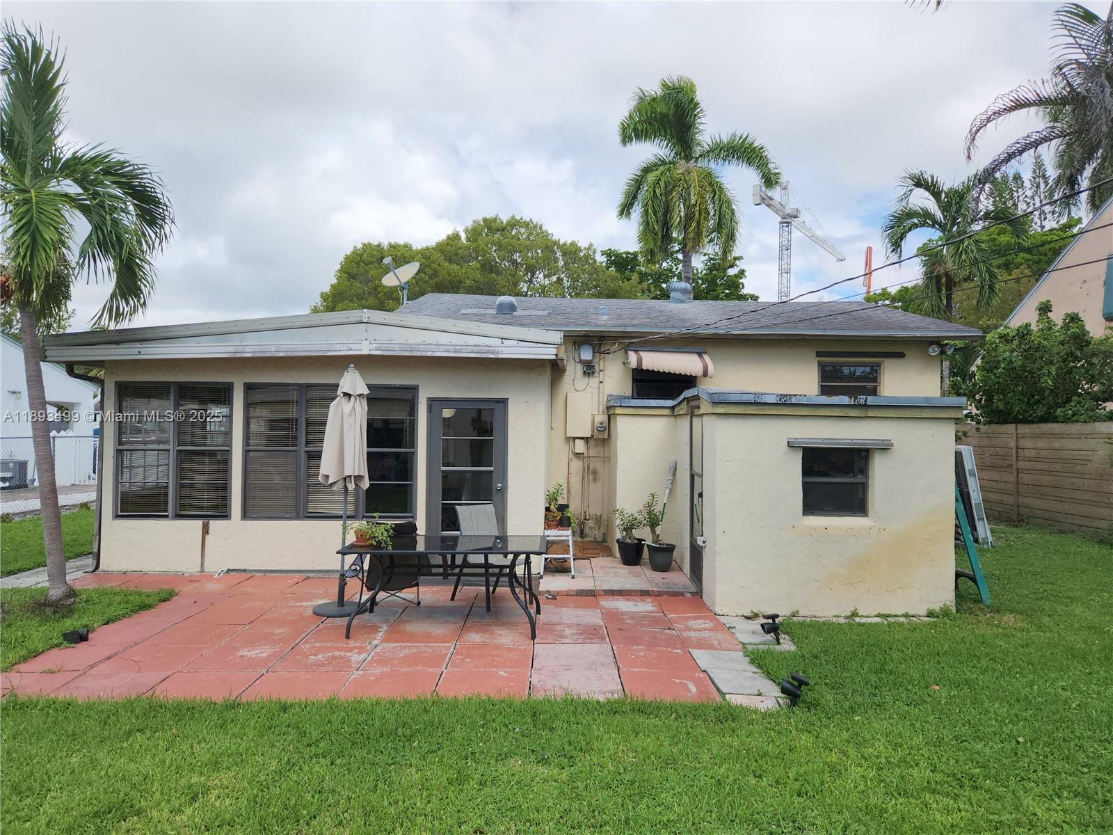 HOLLYWOOD ESTATES - Residential