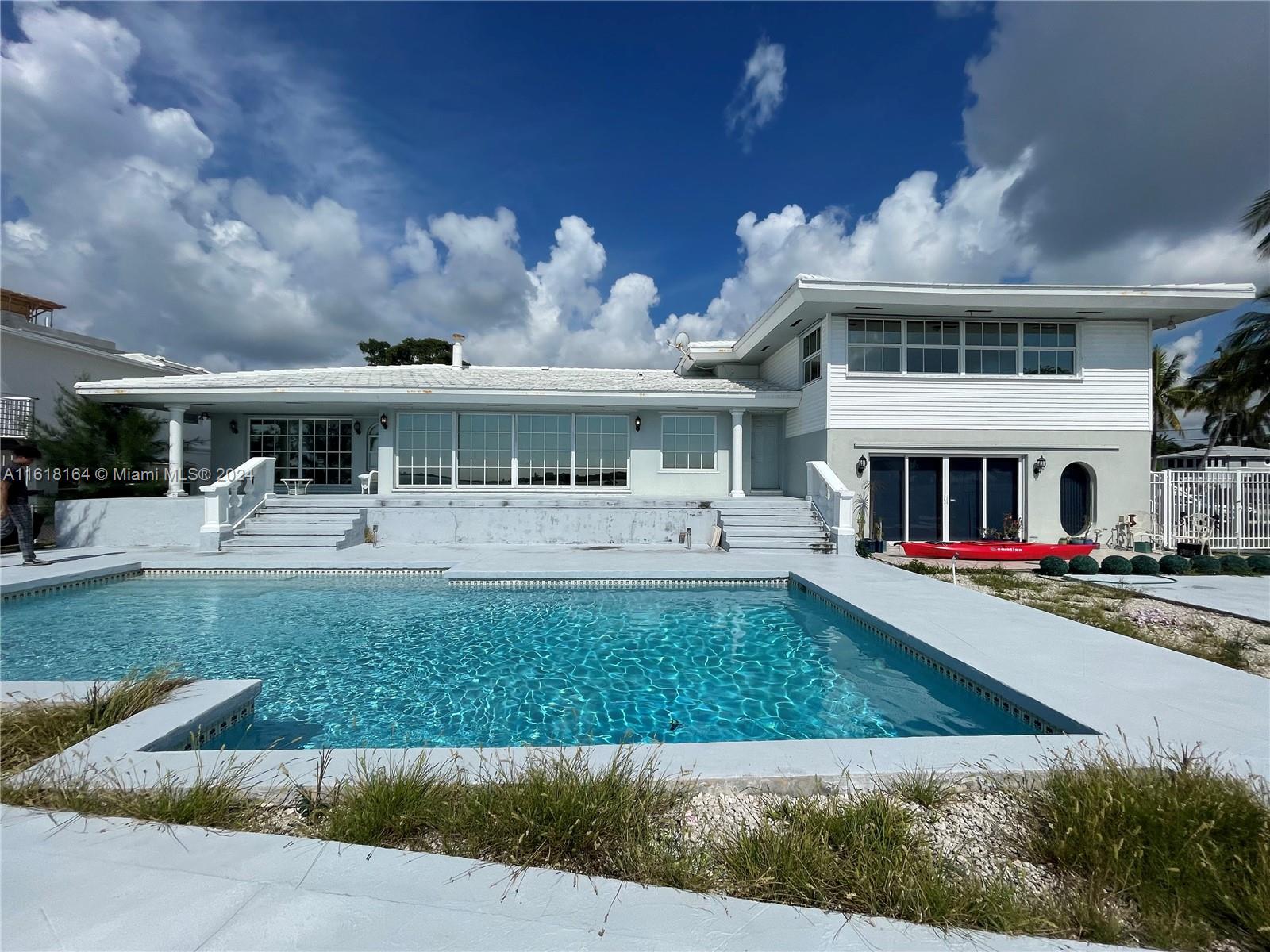 View Miami, FL 33161 house