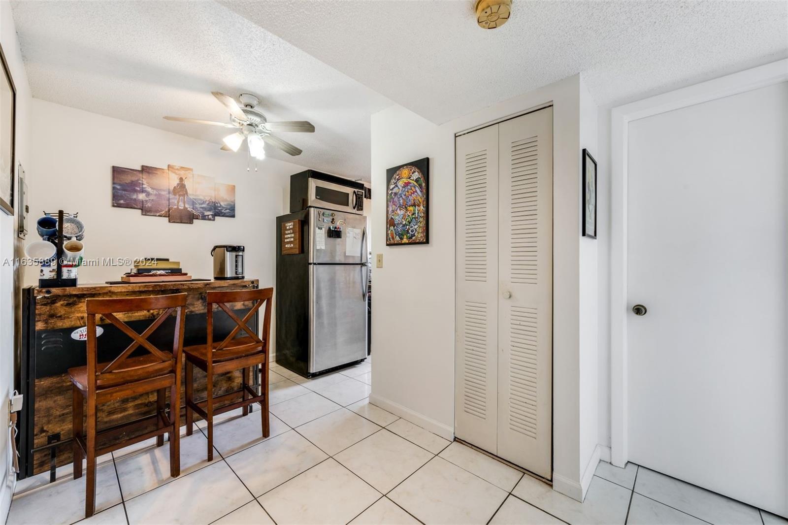 Photo 11 of 18 of 2921 SW 10th St 36 condo