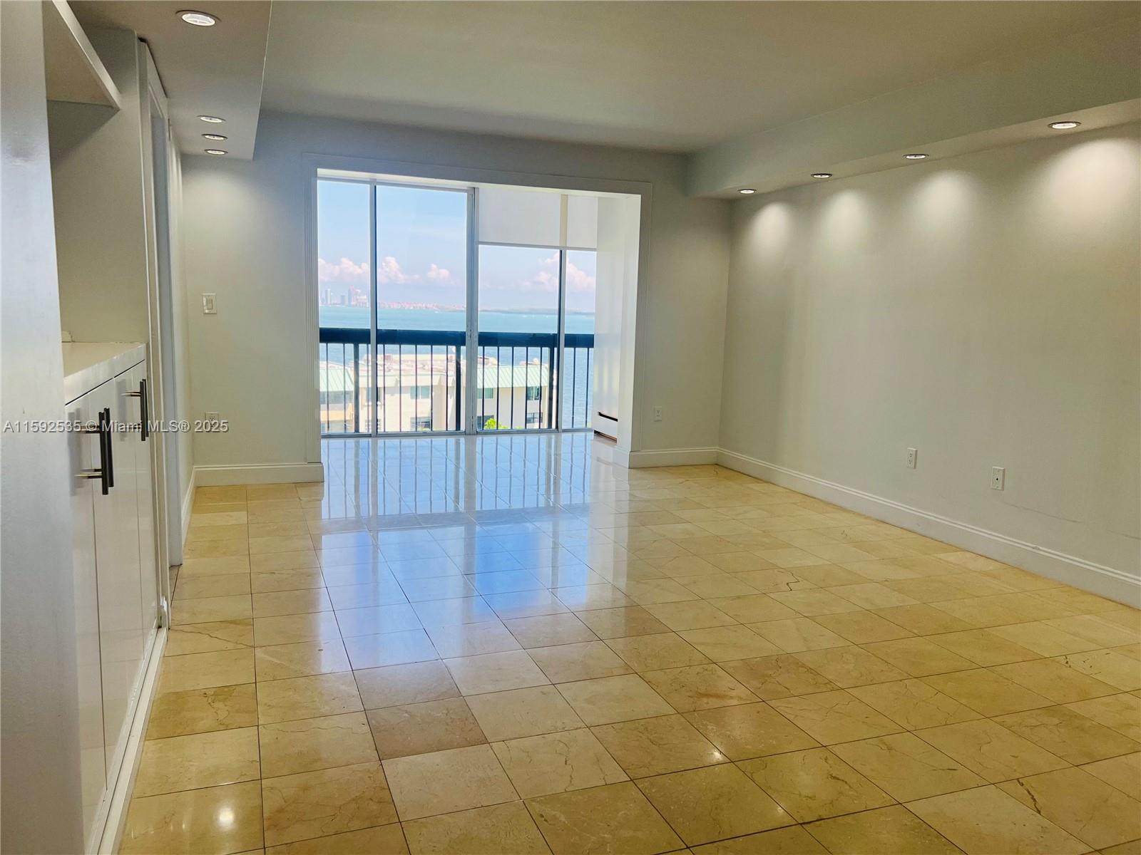 BRICKELL BAY CLUB CONDO - Residential