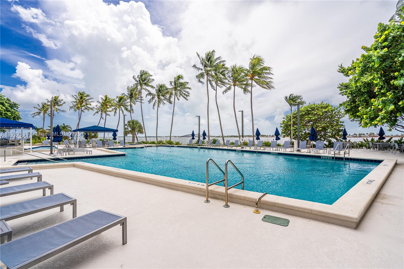 BRICKELL BAY CLUB CONDO - Residential