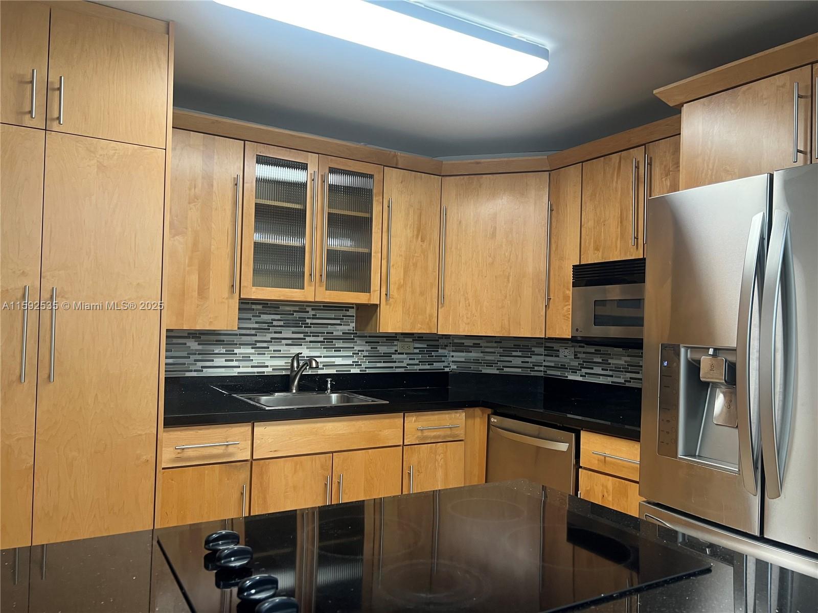 BRICKELL BAY CLUB CONDO - Residential