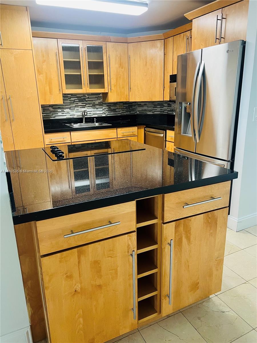 BRICKELL BAY CLUB CONDO - Residential