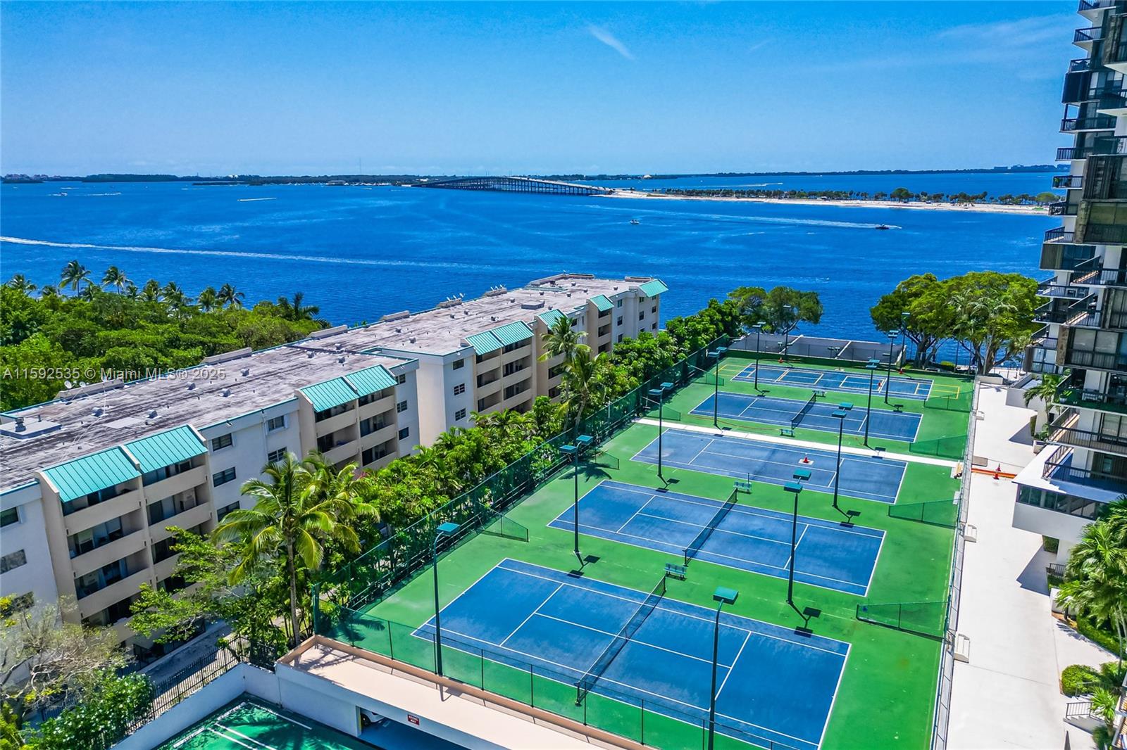 BRICKELL BAY CLUB CONDO - Residential
