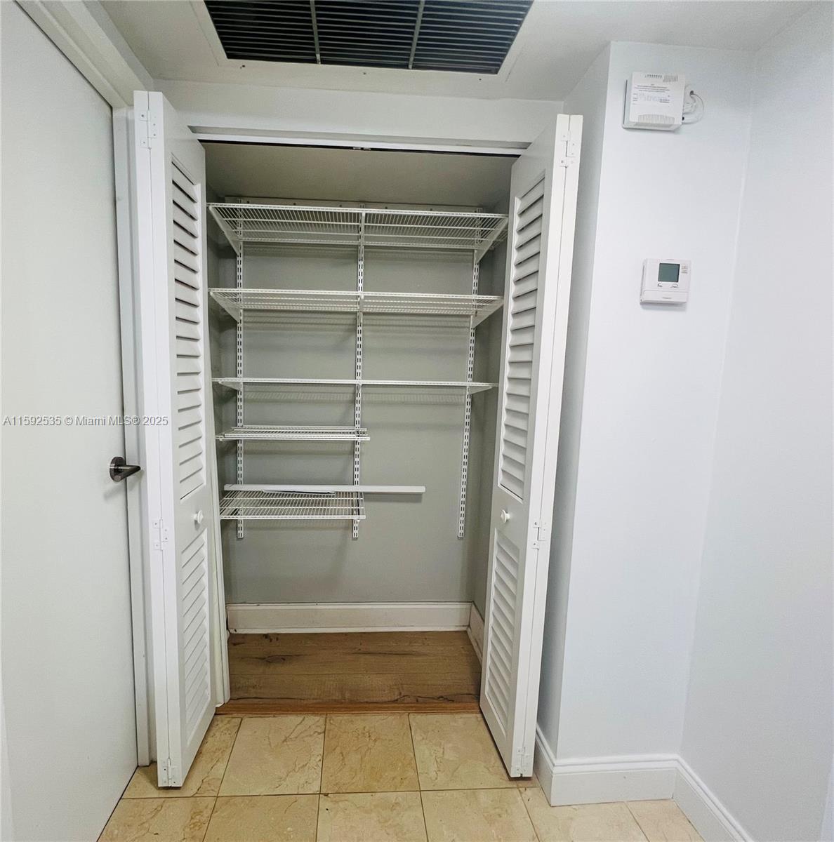 BRICKELL BAY CLUB CONDO - Residential