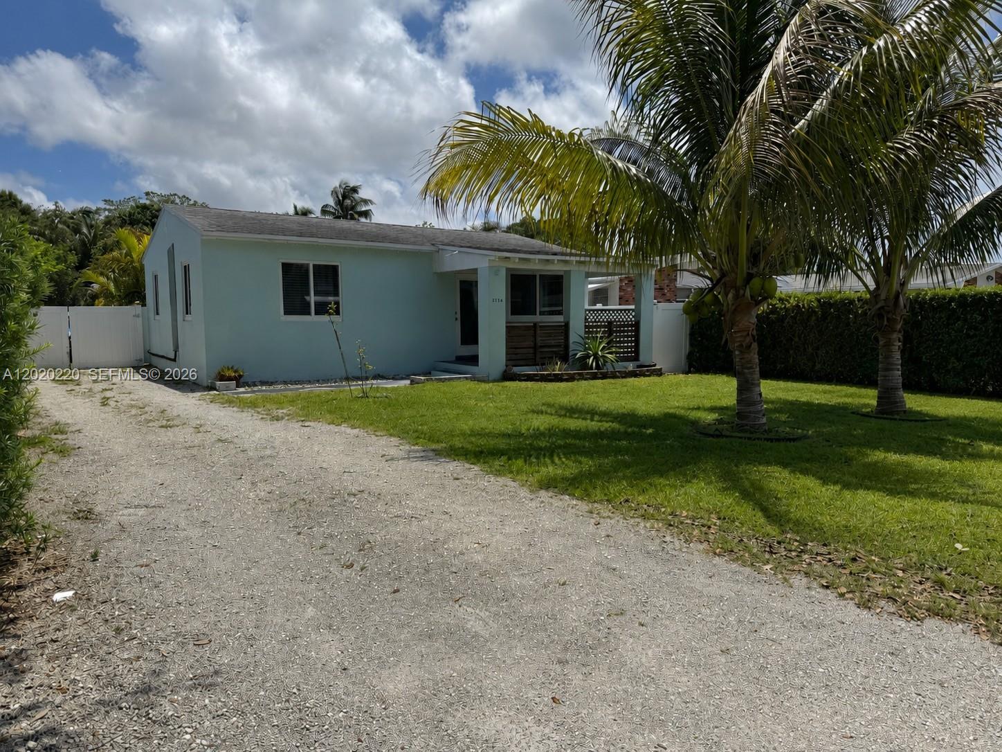 HOLLYWOOD LITTLE RANCHES - Residential