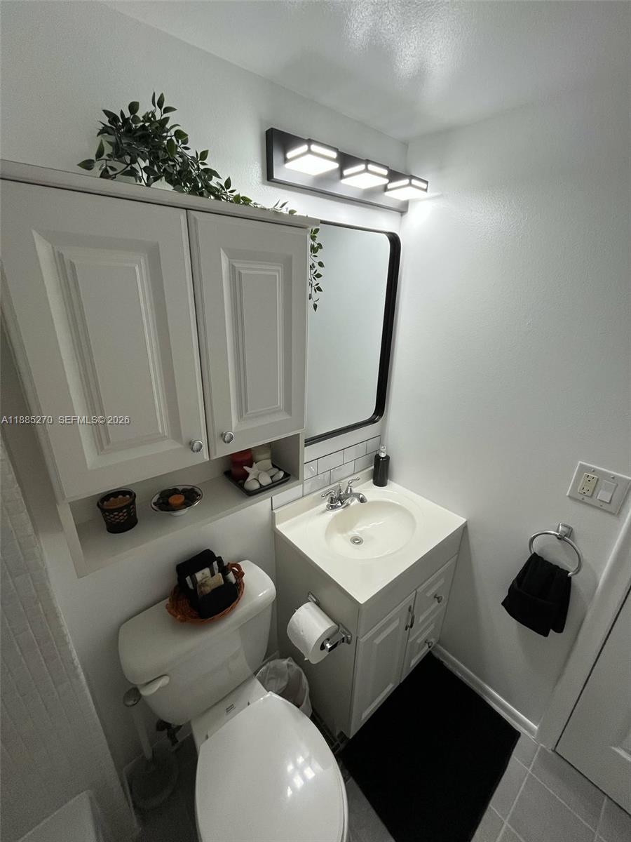 ROYAL PARK CONDO - Residential