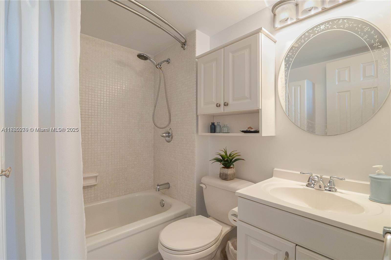 ROYAL PARK CONDO - Residential