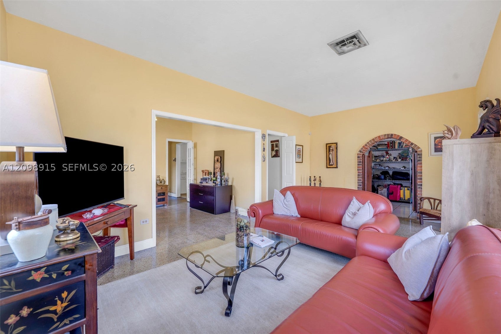 2048 NE 180th St