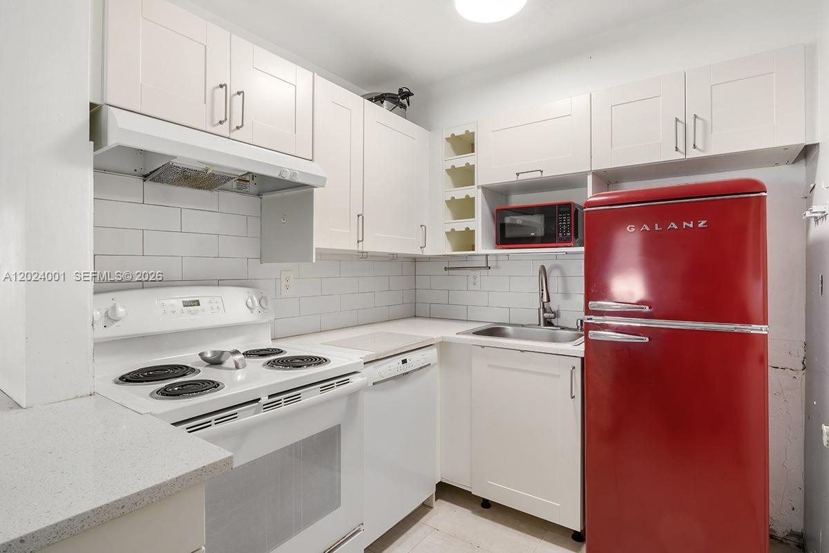 CASA GRANADA CONDO - Residential