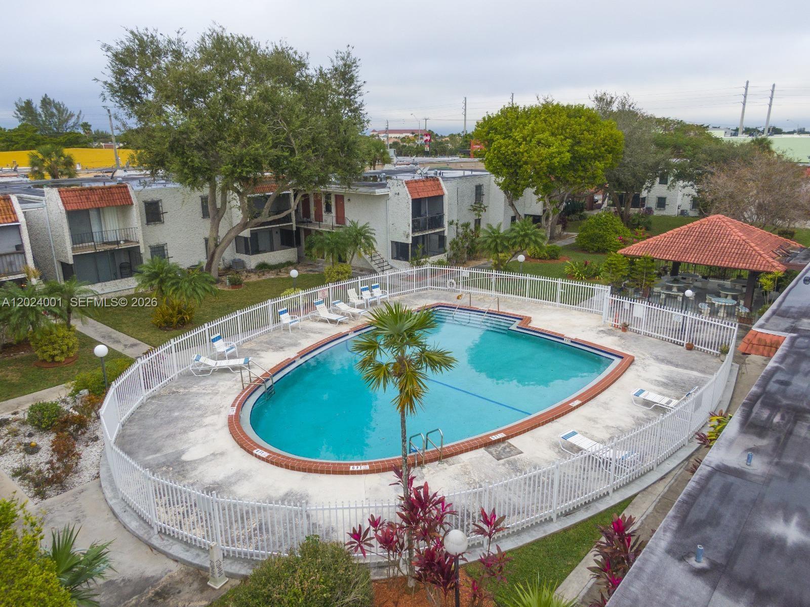 CASA GRANADA CONDO - Residential