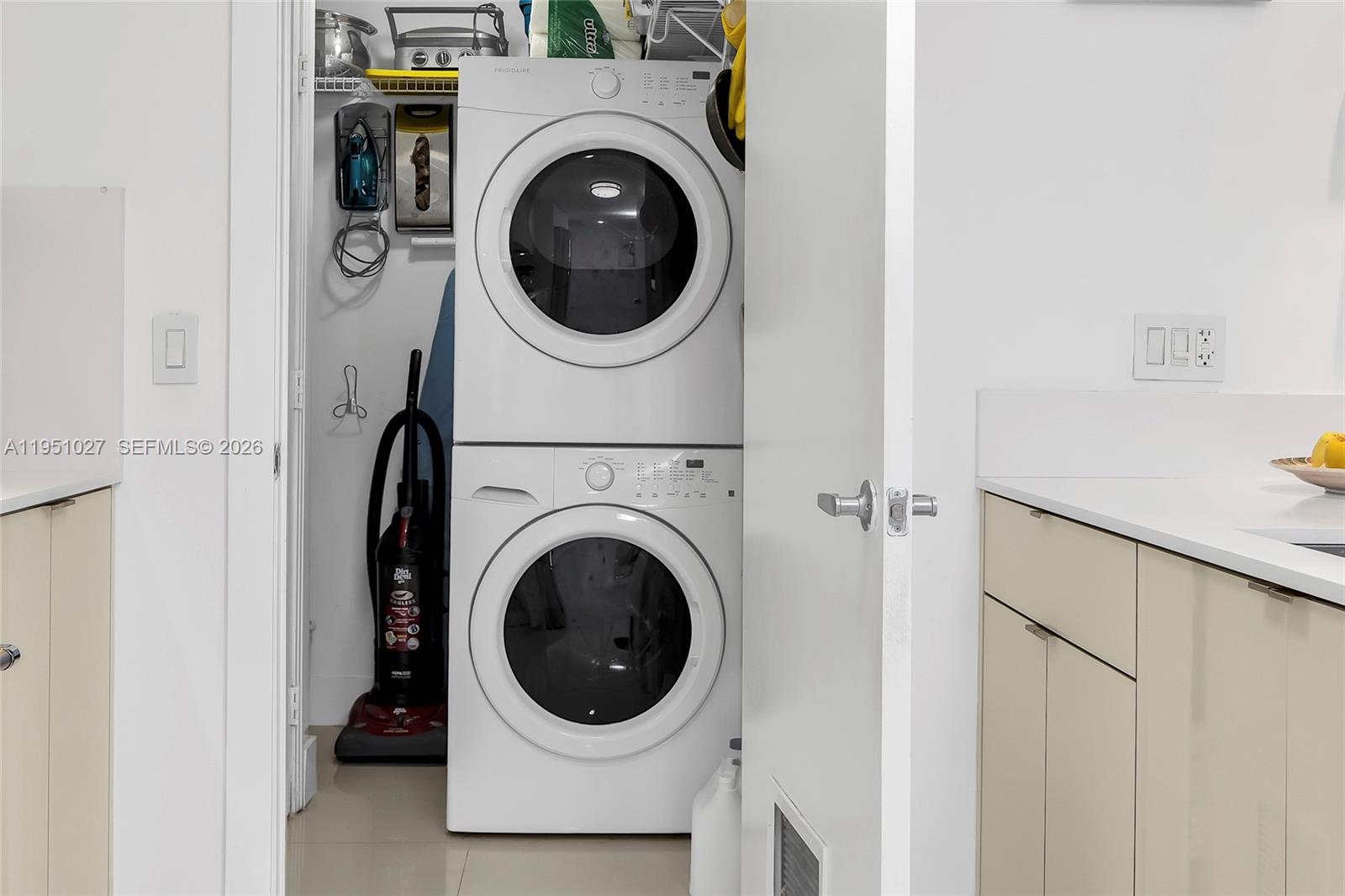 METROPOLIS I AT DADELAND - Residential