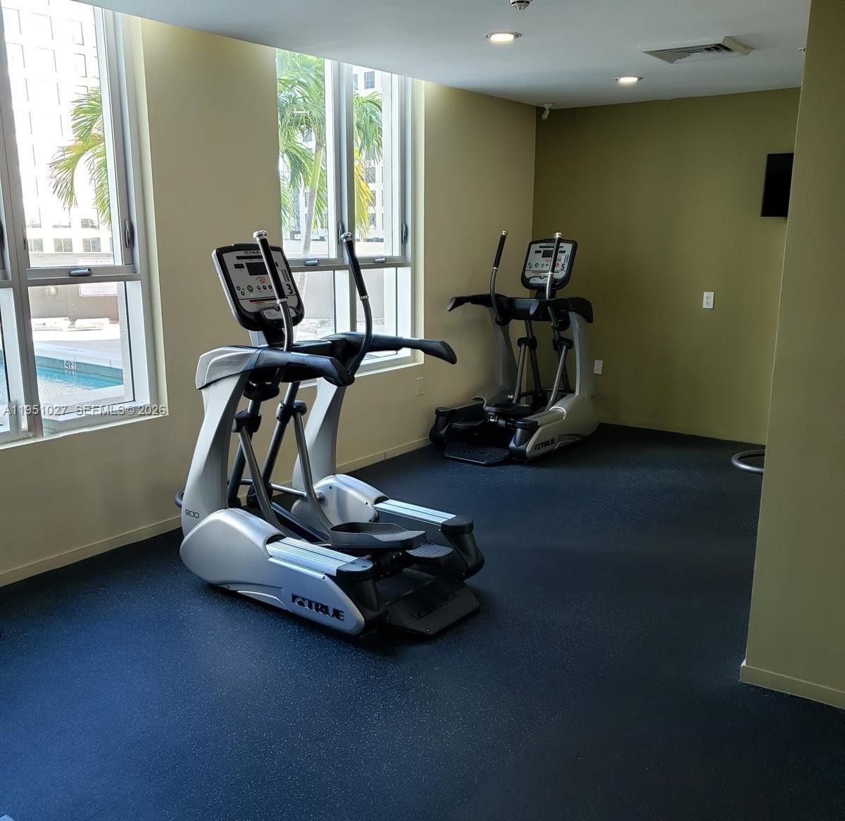 METROPOLIS I AT DADELAND - Residential