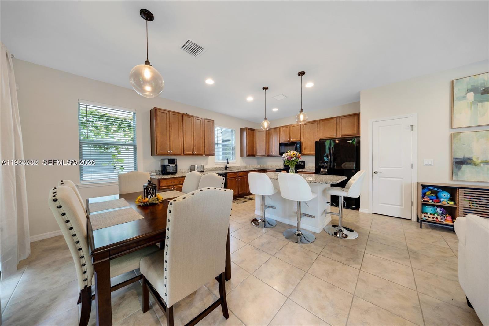 HILLCREST COUNTRY CLUB NO - Residential