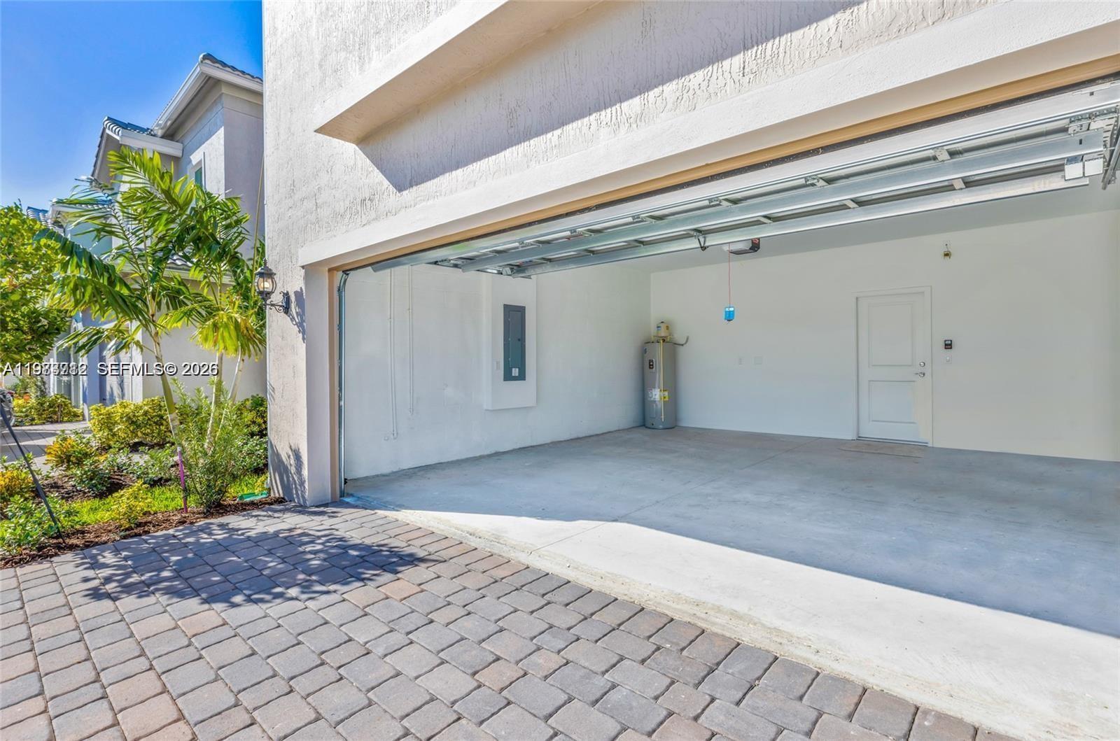 HILLCREST COUNTRY CLUB NO - Residential