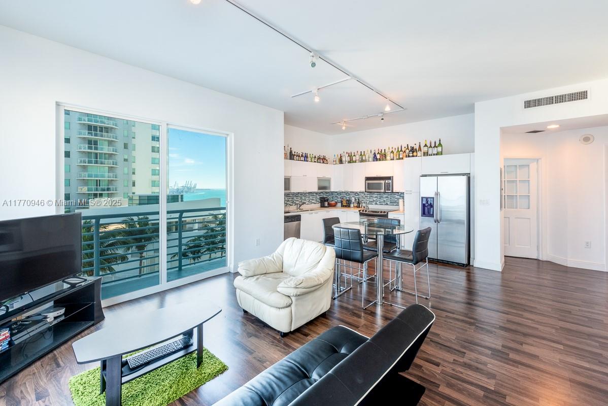 234 NE 3rd St 1502