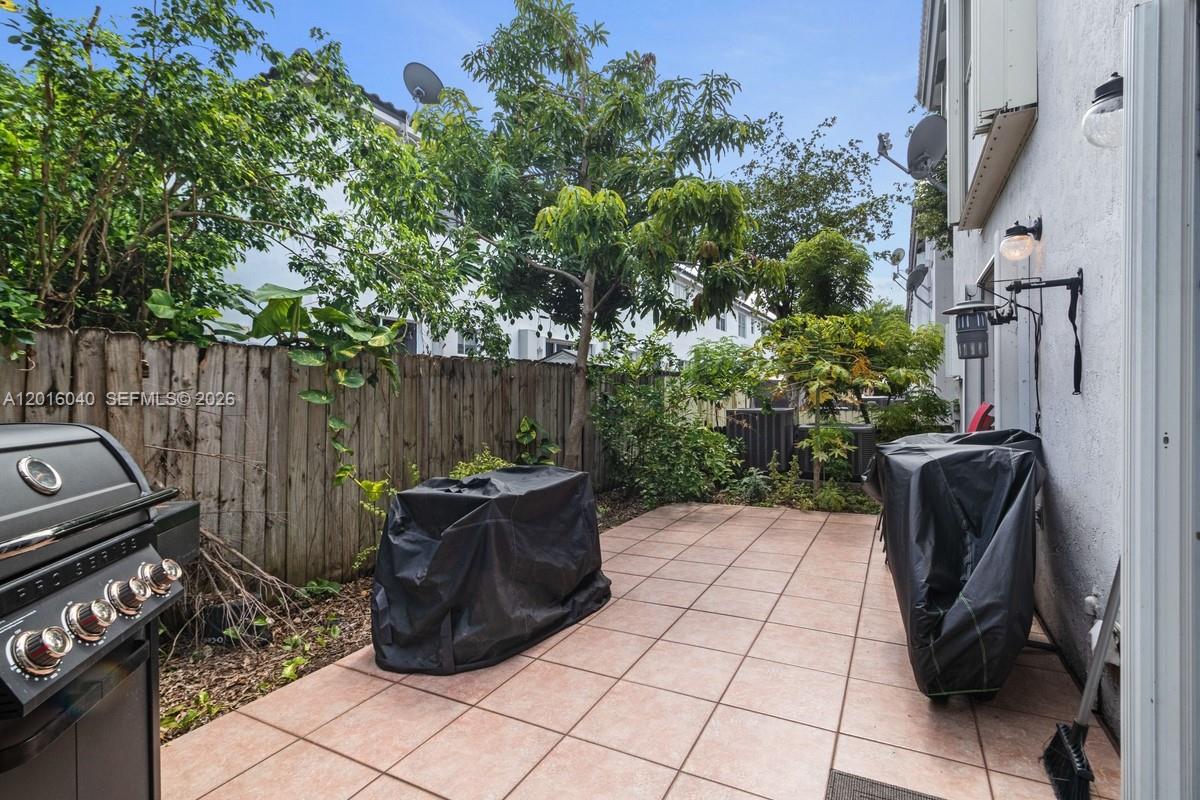 DORAL GRAND CONDO - Residential Lease