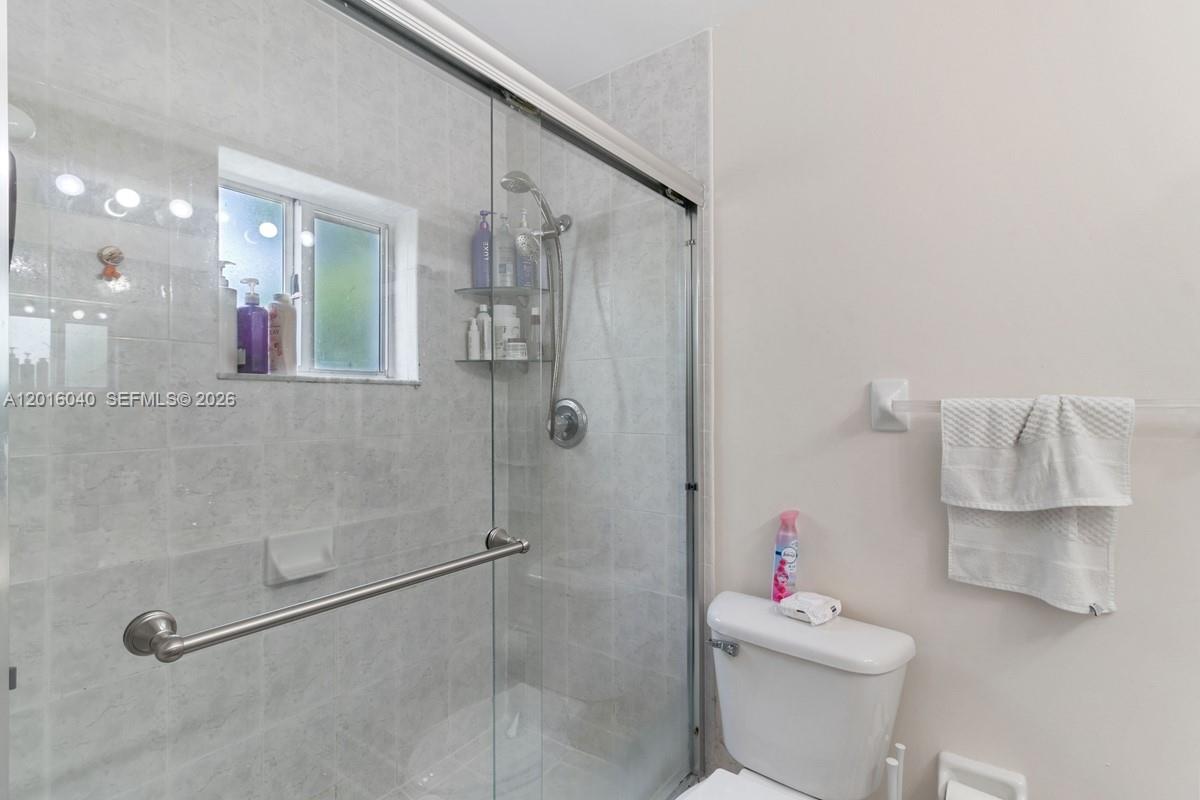 DORAL GRAND CONDO - Residential Lease
