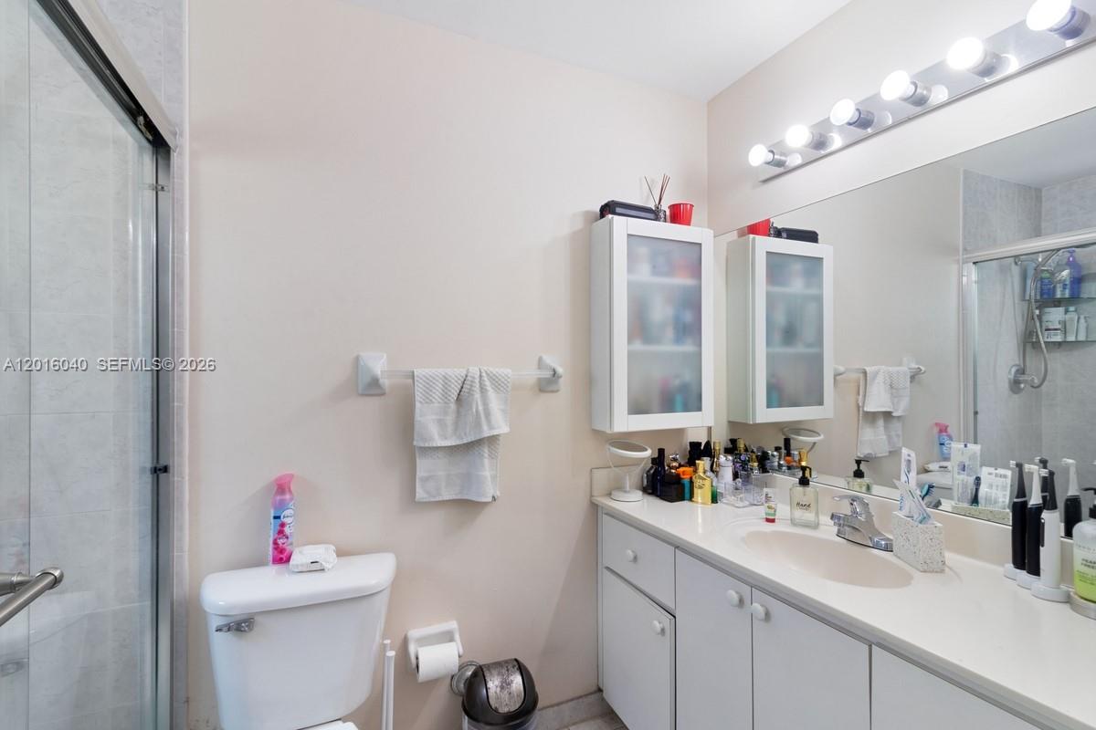 DORAL GRAND CONDO - Residential Lease