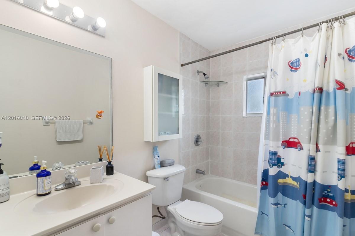 DORAL GRAND CONDO - Residential Lease