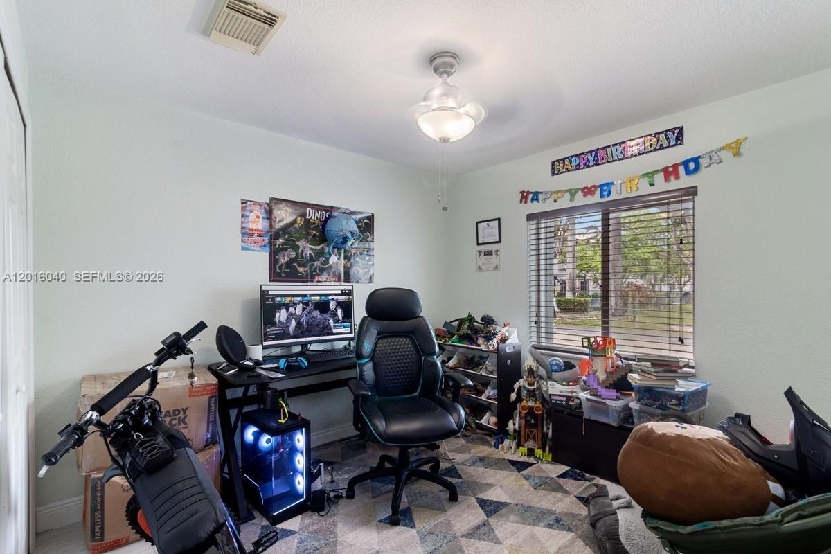 DORAL GRAND CONDO - Residential Lease