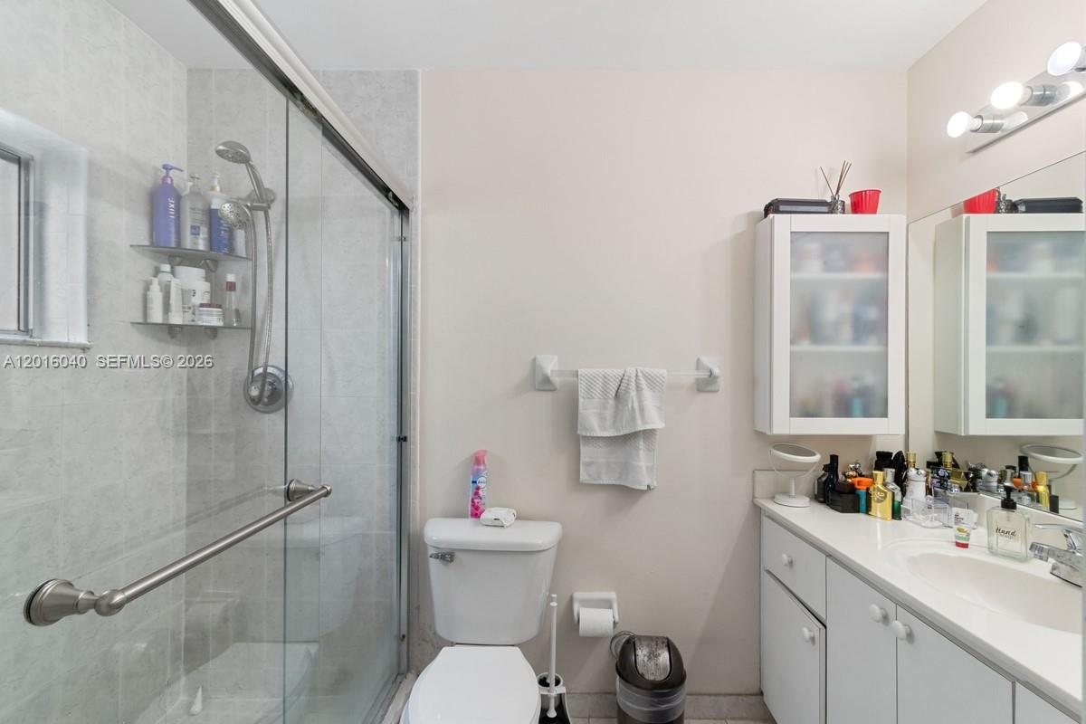 DORAL GRAND CONDO - Residential Lease